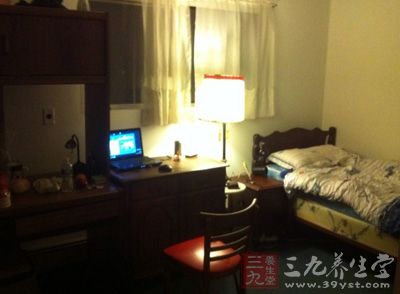 床下的灰尘对人体危害大 床下的灰尘对人体危害大