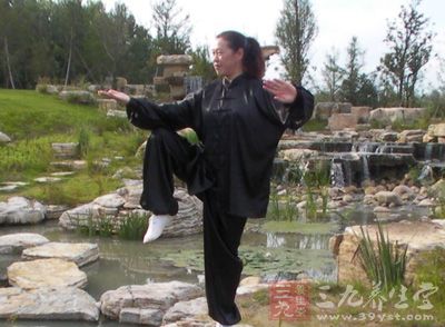 形体采气功法是比较高级的采气法它要求练功者的经络穴道全部通达