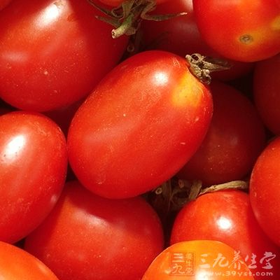 西红柿中的番茄红素含量丰富 西红柿中的番茄红素含量丰富