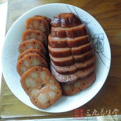 煮熟之后的莲藕又变成了性温,具有很好的滋养胃部以及保健脾胃 煮熟之后的莲藕又变成了性温,具有很好的滋养胃部以及保健脾胃