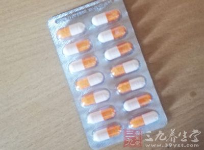 有盆腔积液说明还是有炎症,服用药物治疗就行