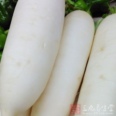 白萝卜的营养成分相当丰富，钙质的含量是菠菜的4倍