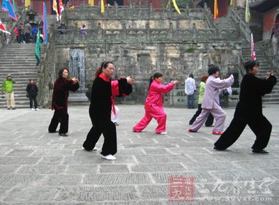 原始的气功是以&ldquo;舞&rdquo;这种运动形式出现的