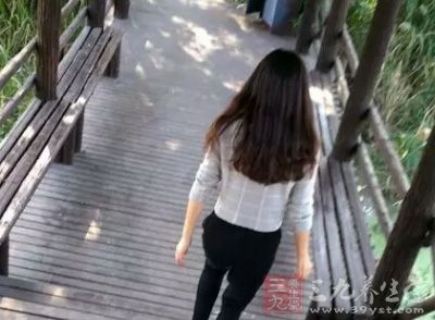 乳腺结节就是乳腺囊性增生病,是一种非肿瘤的疾病