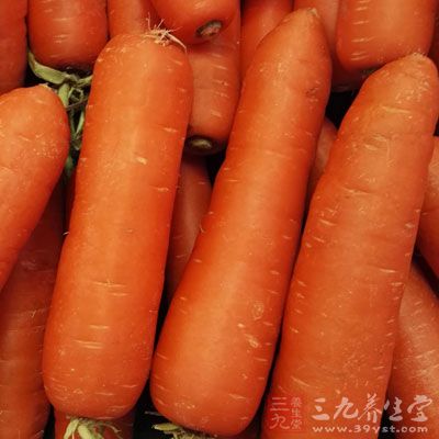 胡萝卜是一种质脆味美、营养丰富的家常蔬菜