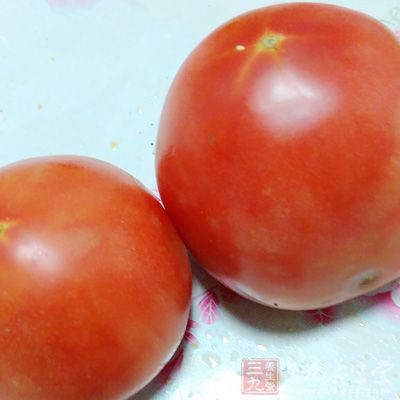 西红柿中的番茄红素，具有很高的抗氧化作用
