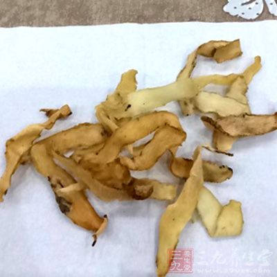 玉竹味甘微寒，具有滋陰潤肺、養(yǎng)胃生津的作用