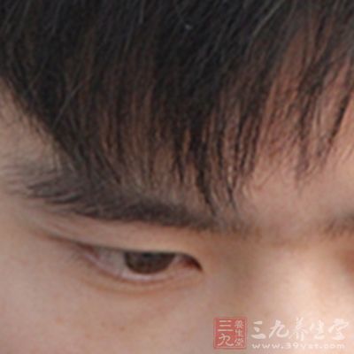 不知道是睫毛膏的缘故还是婴儿油的原因 不知道是睫毛膏的缘故还是婴儿油的原因