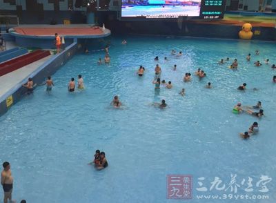 有理论指出游泳既不能减肥也不能塑形 有理论指出游泳既不能减肥也不能塑形