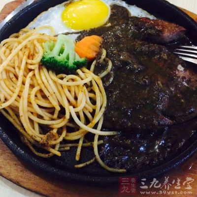 牛排就能达到你每日饱和脂肪和胆固醇的上限 牛排就能达到你每日饱和脂肪和胆固醇的上限