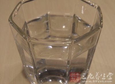 大量飲水會(huì)導(dǎo)致肚子發(fā)脹