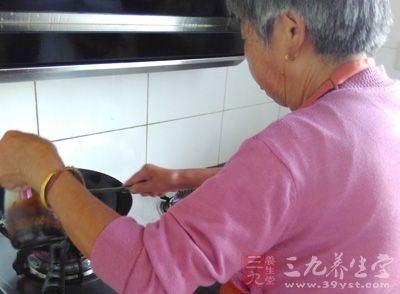 冠心病患者也多为中老年人,特别是中年人因体力尚好 冠心病患者也多为中老年人,特别是中年人因体力尚好