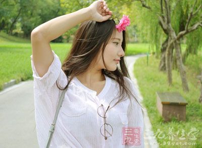 平时不喝水、口渴时才饮水的人相当多,尤其是青少年和“大忙人” 平时不喝水、口渴时才饮水的人相当多,尤其是青少年和“大忙人”