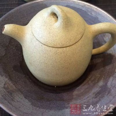 紫砂壺既是實用品，它也是藝術(shù)品