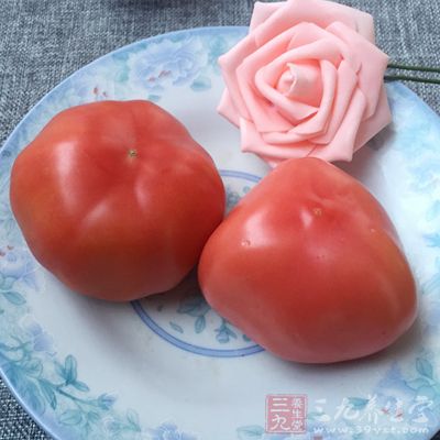 在西红柿中含有丰富的番茄红素