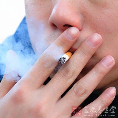 戒除抽烟和酗酒等生活习惯是一件非常痛苦的事情 戒除抽烟和酗酒等生活习惯是一件非常痛苦的事情