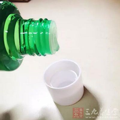 外用化妆品针对性很单一，治标不治本