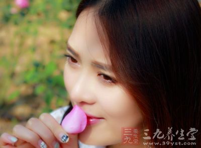 日晒是皱纹生成的主要原因!紫外线不仅会致癌 日晒是皱纹生成的主要原因!紫外线不仅会致癌