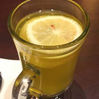 柠檬水的功效与作用 喝柠檬水有助于清肠