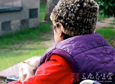 据临床统计,大部分肝癌都是发生于年龄在40岁以后的中老年人身上 据临床统计,大部分肝癌都是发生于年龄在40岁以后的中老年人身上