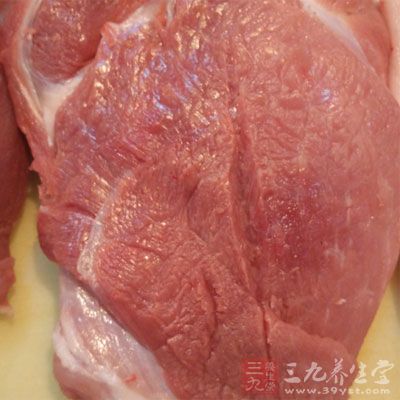 多吃些富含多種營養(yǎng)素的食物、如豬肝、瘦肉