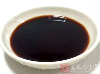 醬油5克，白砂糖5克，味精2克