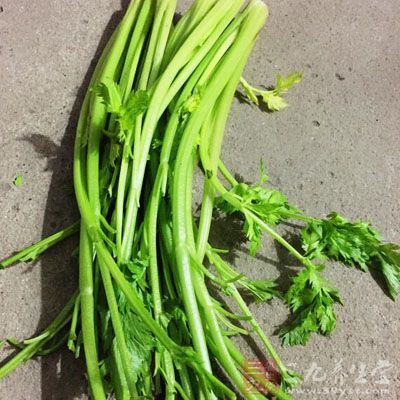 高血压前期的朋友还应该多吃芹菜