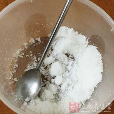 不要吃白糖，可用红糖、蜂蜜代替