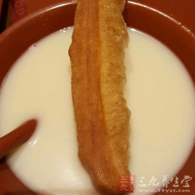 早餐内容：油条、豆浆