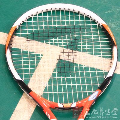 网球运动 菜鸟打网球必备的知识