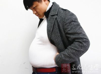 饭后揉着肚子、扶着腰、打着饱嗝 饭后揉着肚子、扶着腰、打着饱嗝