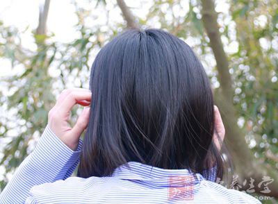 女人患肾病病情更严重,准妈妈、常化妆染烫发女性要当心 女人患肾病病情更严重,准妈妈、常化妆染烫发女性要当心