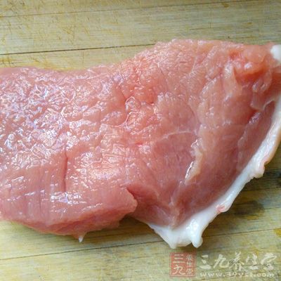 芡實30克，豬瘦肉100克