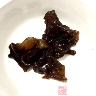 黑木耳可以防治各种异物造成的肠胃不适等病症