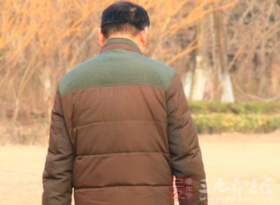 有效的检查方法是做直肠指检、PSA监测、超声检查