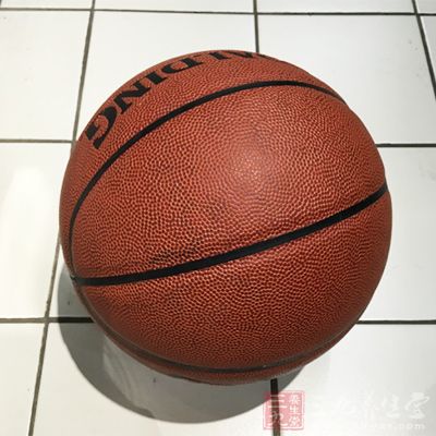 篮球场地 篮球场简单常识介绍(2)