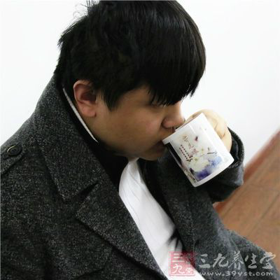 生活中长时间的不喝水,那么身体的尿量就会减少 生活中长时间的不喝水,那么身体的尿量就会减少