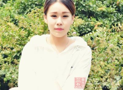 若有腰椎滑脱者不宜做此锻炼