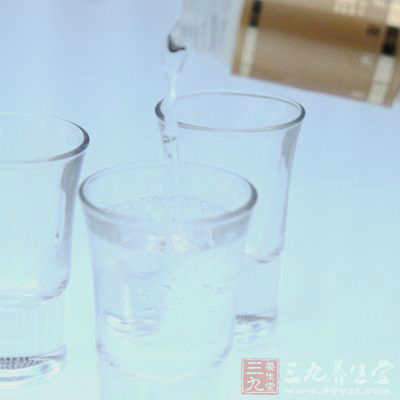 大量飲酒會(huì)損害機(jī)體的某些組織器官