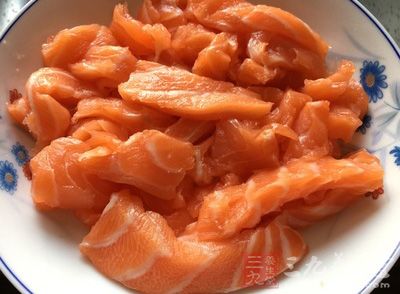 在厚度约1mm的鱼肉片内含有的肝吸虫囊蚴 在厚度约1mm的鱼肉片内含有的肝吸虫囊蚴