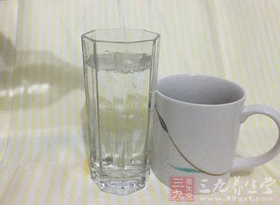 忌大量飲水