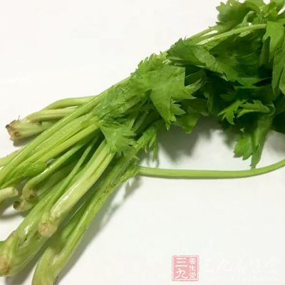 应限量摄取富含草酸的食物，包括豆类、甜菜、芹菜、巧克力、葡萄、青椒、香菜、菠菜、草莓及甘蓝菜科的蔬菜