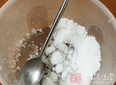 我们知道白糖可以起到润肺生津的效果