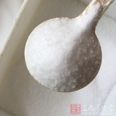 待雞熟爛，加鹽調(diào)味