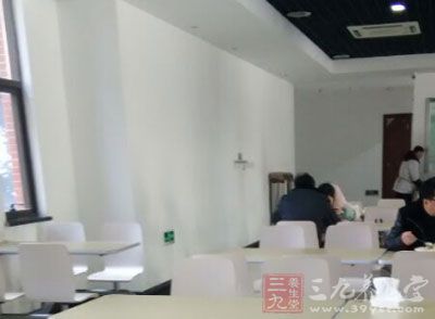 北京市教委 中小学食堂管理将出标准