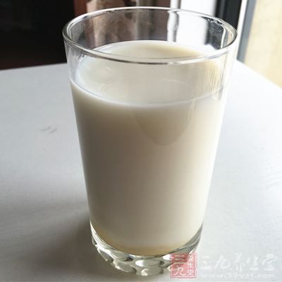 喝酸奶可有效去除口臭 喝酸奶可有效去除口臭