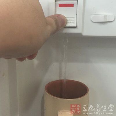 防止人体的水分不足