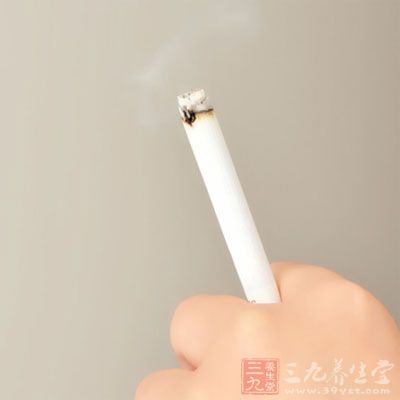 常年抽烟的男人都知道，一旦烟瘾上来，就很难自控