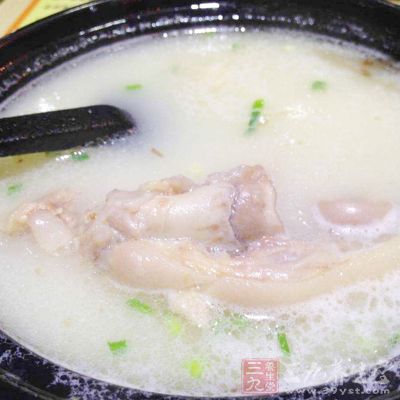 减肥餐请针对少油脂、少调味料、少盐、多水分的食物来进行搭配进食