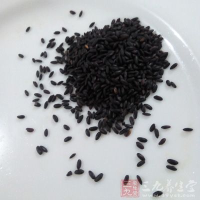 糯米粉100g，黑芝麻30g